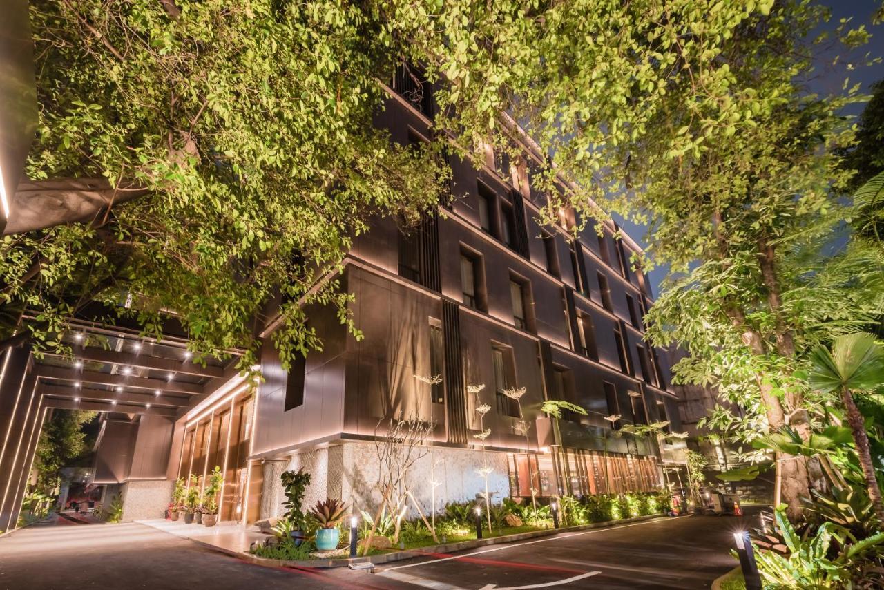 Ashley Tanah Abang Hotel Jakarta Exterior photo