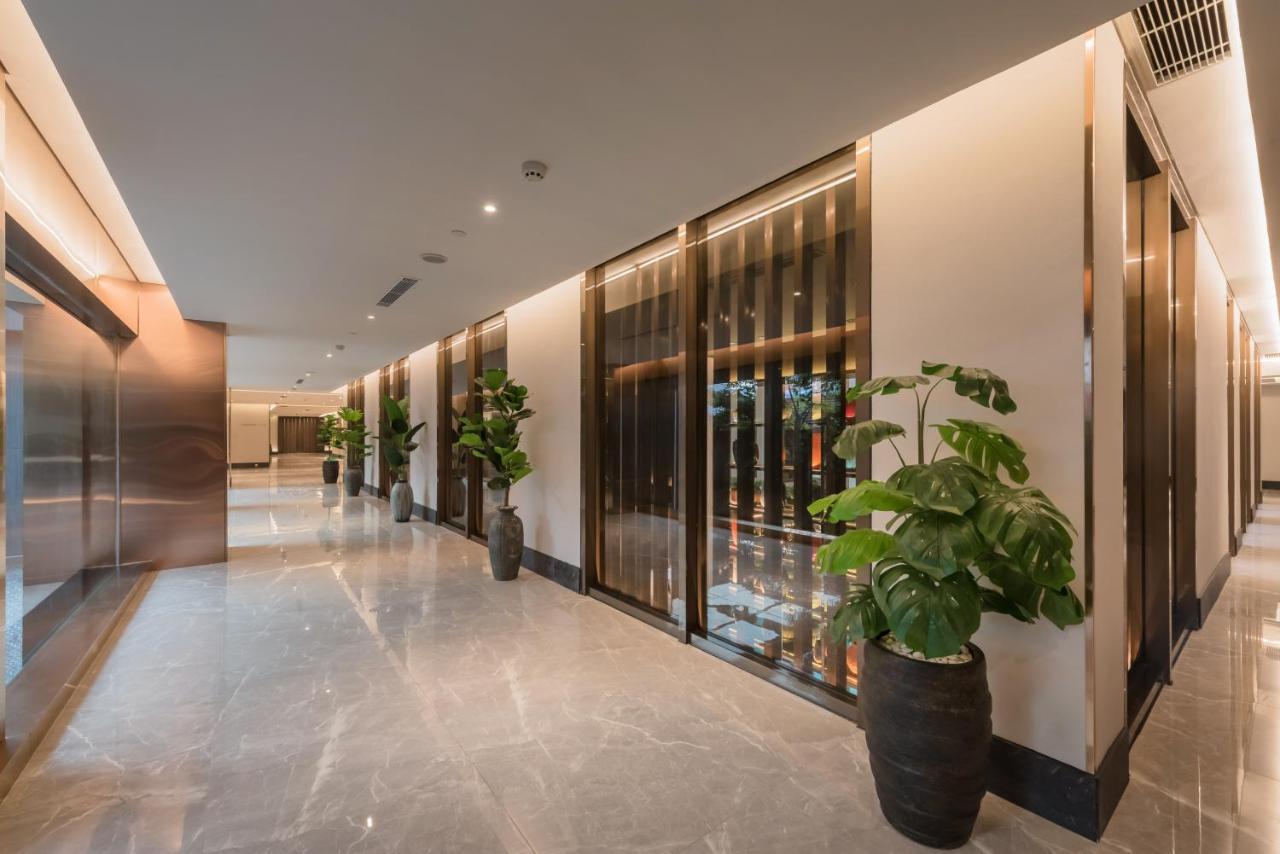 Ashley Tanah Abang Hotel Jakarta Exterior photo